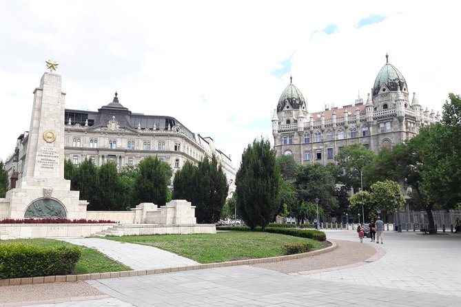 Comprehensive sightseeing tour - Opera House exterior + the day’s best interior: St. Stephen’s Basilica