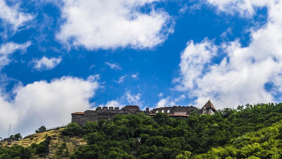 Danube Bend: Private 8-Hour Full Board Tour from Budapest - Cross-border scenery and the old Turkish Church ruins
