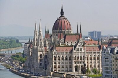 Downtown Pest Walking Tour - Holocaust Memorial by the Danube: where memory is placed on purpose