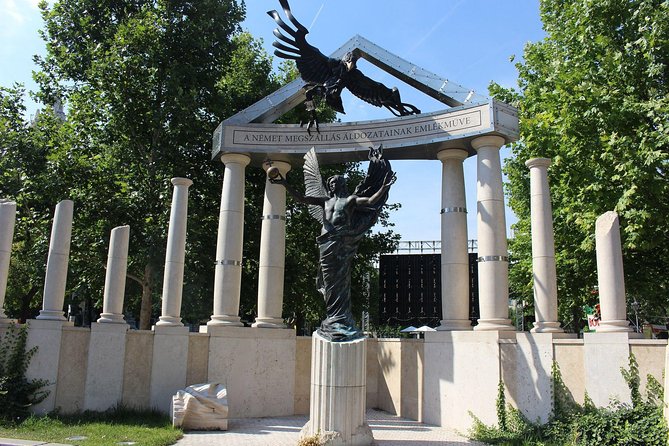 Downtown Pest Walking Tour - Heroes’ Square: Statues That Actually Explain Hungarian Identity