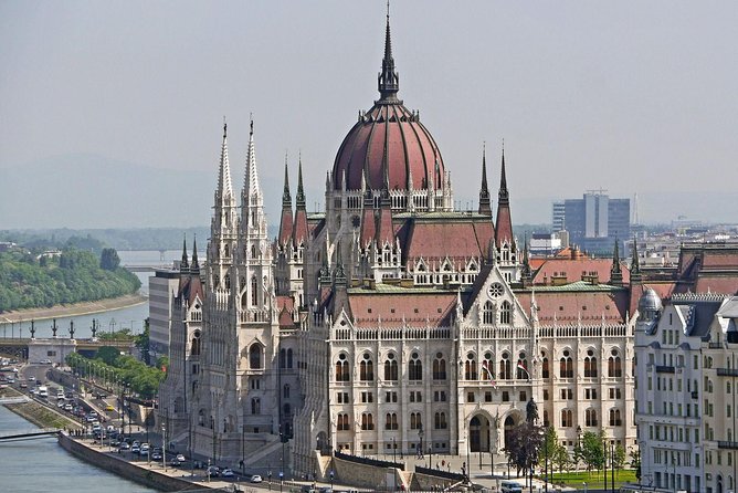 Downtown Pest Walking Tour - Holocaust Memorial by the Danube: where memory is placed on purpose