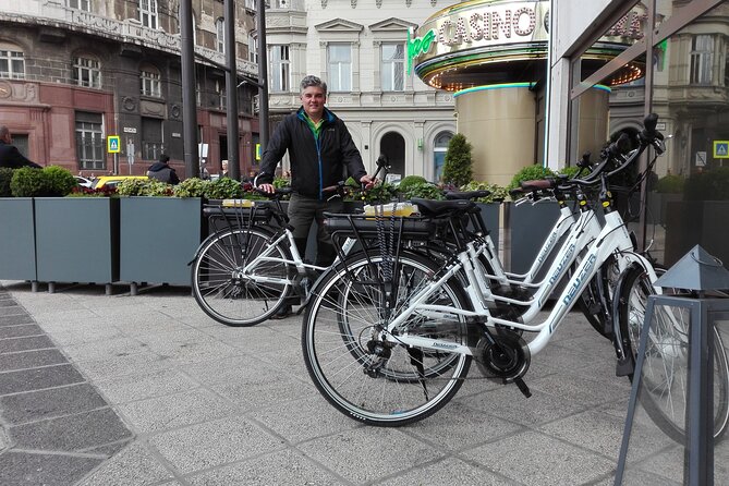 E-Bike Guided Tour in Castle Hill Budapest - Your e-bike cruise view of Budapest’s “greatest hits”