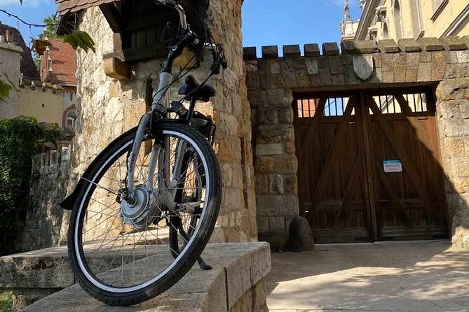 E-Bike Guided Tour in Castle Hill Budapest - Erzsébet Bridge: quick panoramas and a World War II rebuild story
