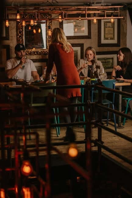 Food and Wine Tasting in Budapest by the Basilica - Timing, Atmosphere, and the Small Group Factor