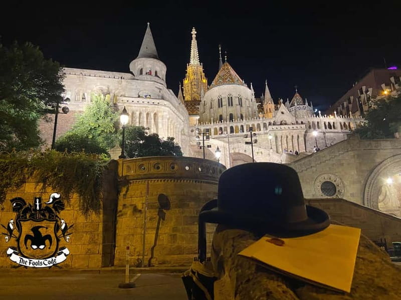 FoolsCode: EscapeRoom/Sightseeing tour with Actor Tourguide - Turning Landmarks Into a Puzzle Case in Buda Castle