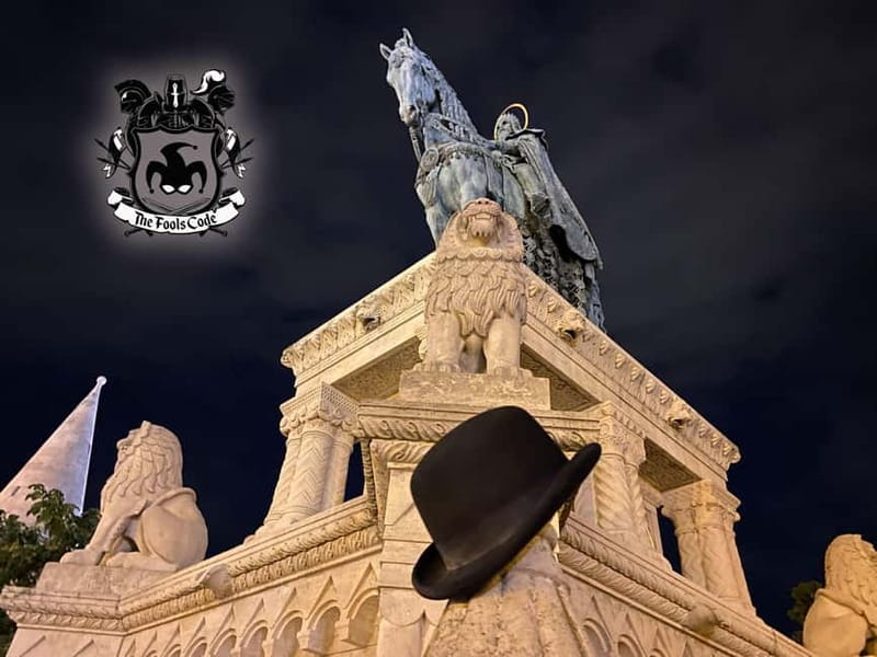 FoolsCode: EscapeRoom/Sightseeing tour with Actor Tourguide - The Actor Guide Experience: Costumes, Clues, and Real Energy