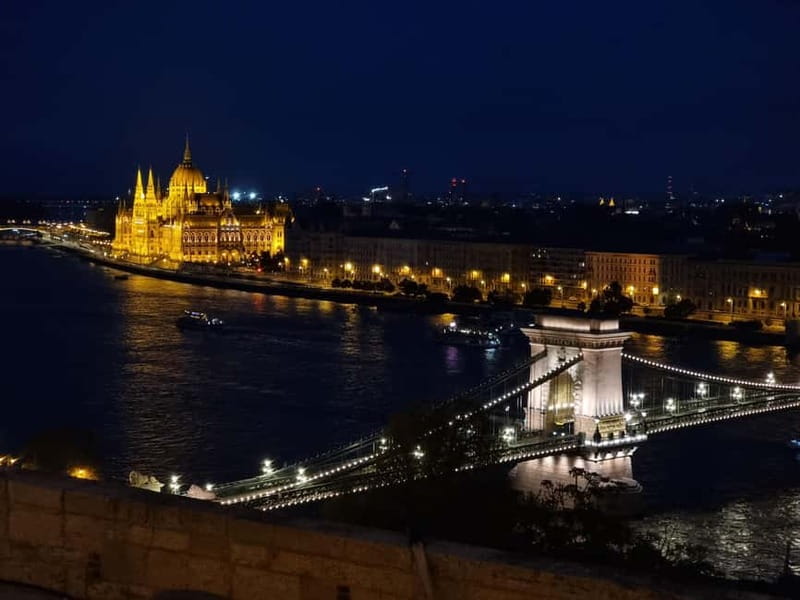 FoolsCode: EscapeRoom/Sightseeing tour with Actor Tourguide - What Happens During the 1.5-Hour Hunt (Stop by Stop)