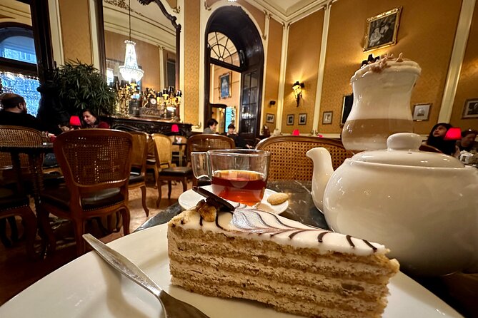 Guilty pleasures - A Budapest Dessert & Coffee House Tour - Rustic strudel stop: how to judge a great bite