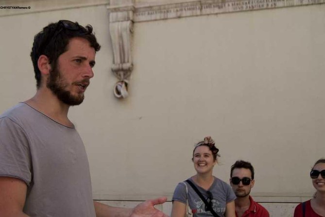 Hungarian History Walking Tour with food tasting - The food tasting break: paprikás krumplin and why it helps