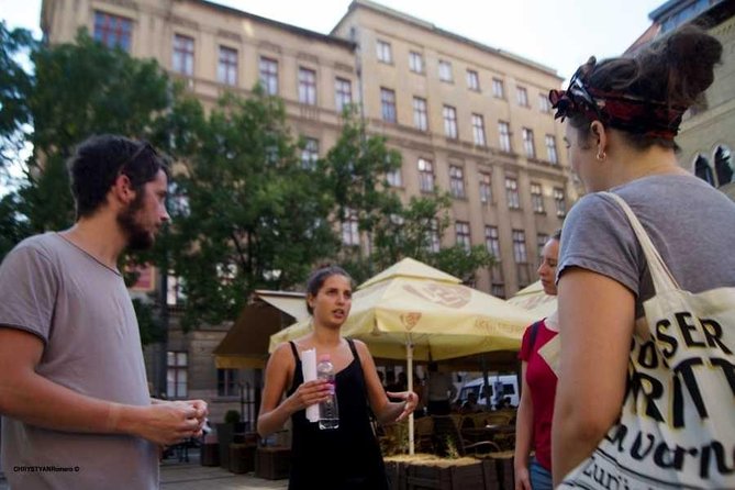 Hungarian History Walking Tour with food tasting - Private tour feel: questions, pace, and local jokes