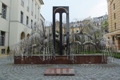 Jewish Heritage in Hungary with a Historian - Kazinczy Street Synagogue: what you learn with (and without) entry