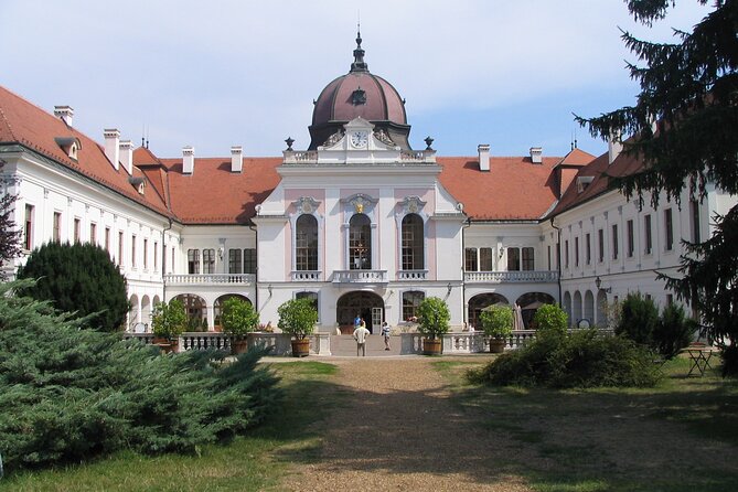 Legacy of Sissi Royal Palace of Godollo Tour with Cake and Coffee - Cake and coffee: why this break is part of the value