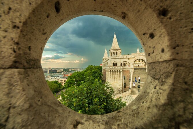 Live virtual walking tour in the Buda Castle quarter - Buda hills views and cherry trees, depending on season