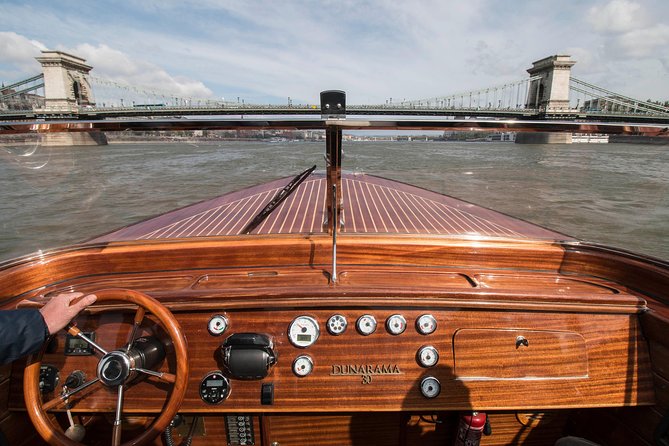 Luxurious, private day cruise with a waterlimousine to Szentendre - Parliament and the riverfront: the UNESCO stretches you can actually see clearly