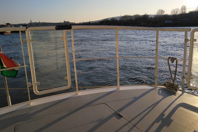 One hour Hen or Stag private party boat Budapest with unlimited beer and wine - Drinks package: beer, wine, champagne, and one shot try