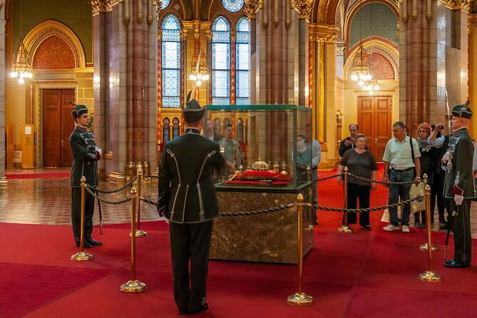 Parliament Tour in Budapest with Audio Guide - Budapest’s Parliament in about 1 hour: what this audio format delivers