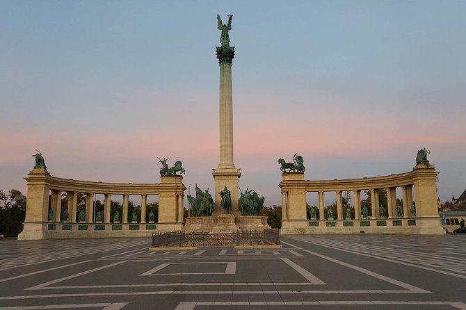 Private 4 Hours Budapest city tour and 3 hours Széchenyi thermal spa relax - The Chain Bridge story: a stop that links Buda and Pest