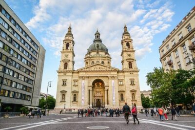 Private 4-hours City Tour of Budapest with private guide and Hotel Pick-up - St. Stephen’s Basilica: a first stop that sets the tone