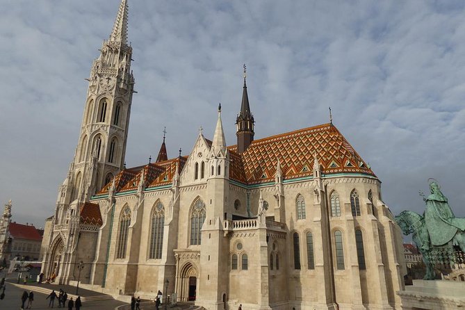 Private 4-hours City Tour of Budapest with private guide and Hotel Pick-up - Andrássy Avenue: a scenic pause with built-in context