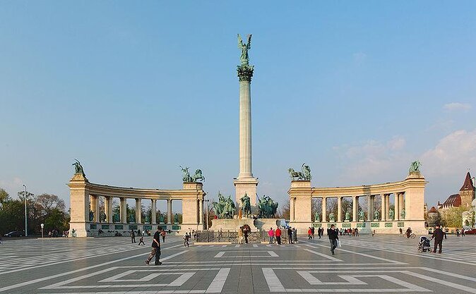Private Budapest Sightseeing Tour: Royal Castle, Heroes Square, Chain Bridge - Key things I’d plan around