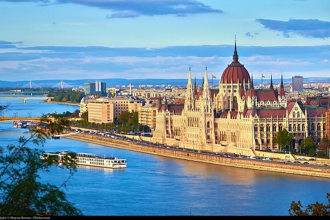 Private Budapest Sightseeing Tour: Royal Castle, Heroes Square, Chain Bridge - Gellért Hill to Citadel: views, spa area, and Liberty Bridge