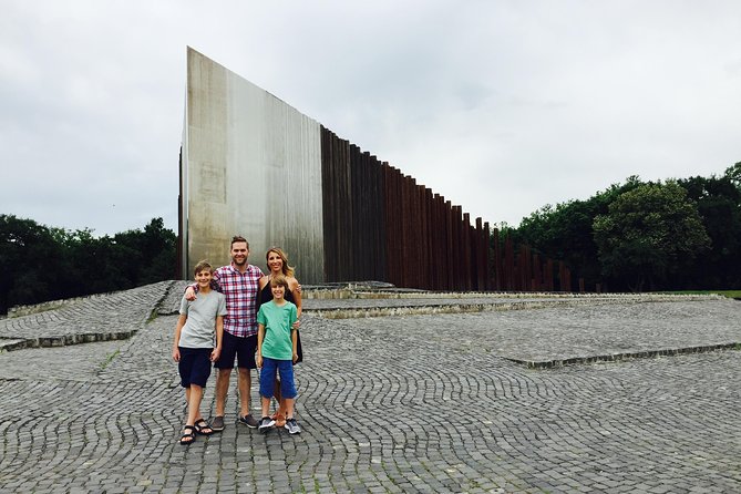 Private Communist Budapest Tour - How guides turn landmarks into real arguments