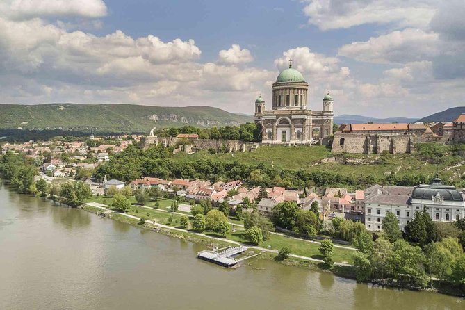 Private Danube Bend Experience with a comfortable air conditioned car - Pickup in Budapest and AC comfort that actually matters