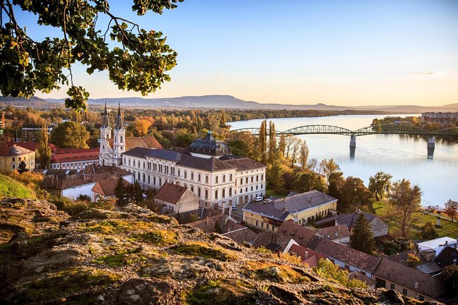 Private Danube Bend Experience with a comfortable air conditioned car - Visegrád Castle complex: kings, fortifications, and views