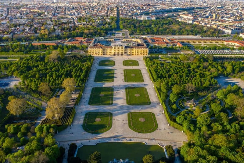 Private day trip: Budapest > Bratislava & Vienna, in English - Timing on an 11-hour route: how to keep the day from feeling rushed
