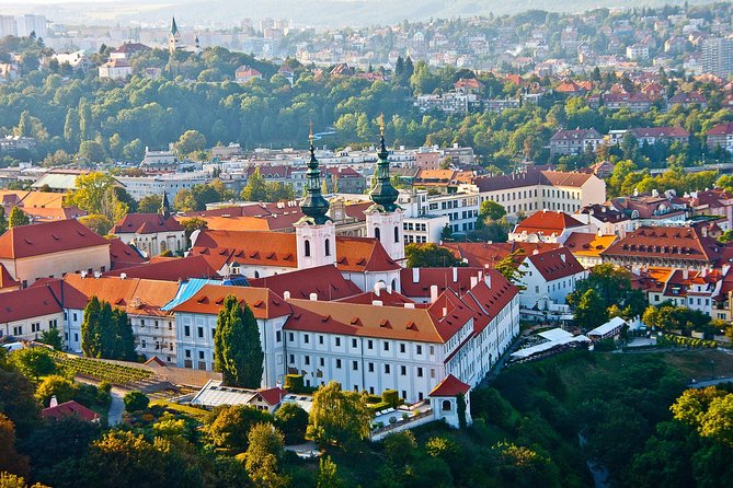 Private Transfer from Budapest to Prague with 2 hours for sightseeing - Comfort in Transit: Sedan vs MPV vs Van (and Why Size Matters)