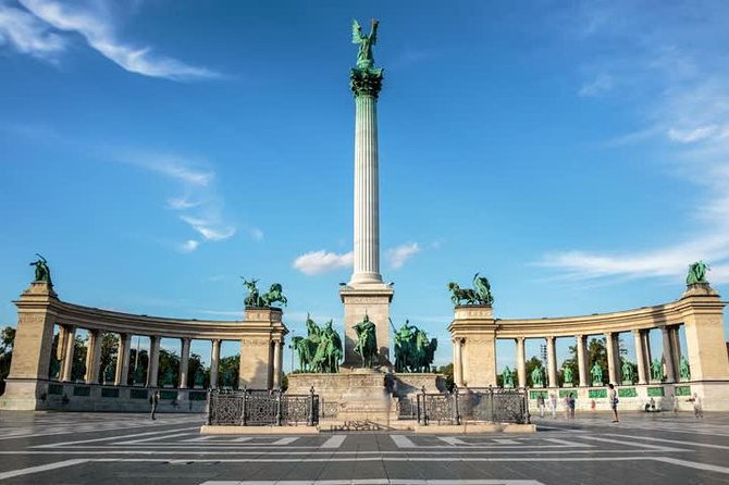 Private Transfer from Budapest to Vienna with a great guided tour in Bratislava - Arriving in Vienna with a quick orientation