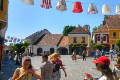 Scenic Danube River bend hills & the Art Town: Private Car Tour - Getting out of Budapest: pickup, comfort, and how the day runs