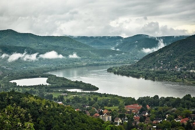 Scenic Danube River bend hills & the Art Town: Private Car Tour - The guide factor: you’re not stuck with a script