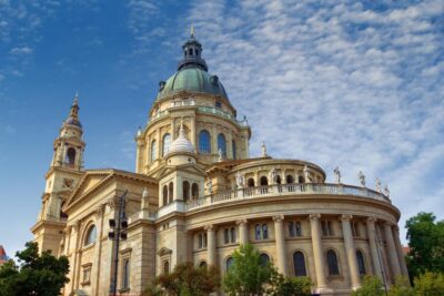 Skip-the-line St. Stephen's Basilica Guided Tour - Where it starts: Madal Café meeting point and why you should pay attention