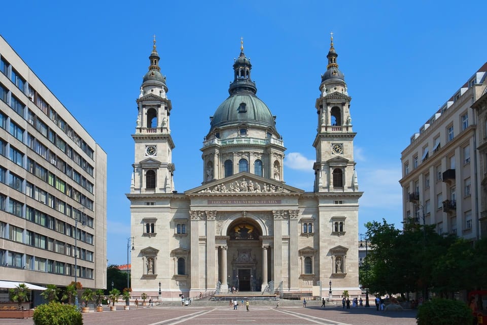 Skip-the-line St. Stephen's Basilica Guided Tour - The crypt stop: seeing St. Stephen’s mummified right hand in person