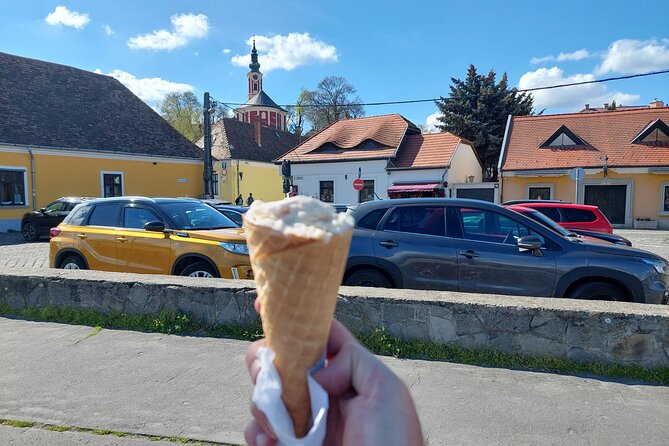 SzentEndre-SaintAndrew City Privately Shopping and Picturesque - Roman Beach: A Danube Walk With Weekend Energy