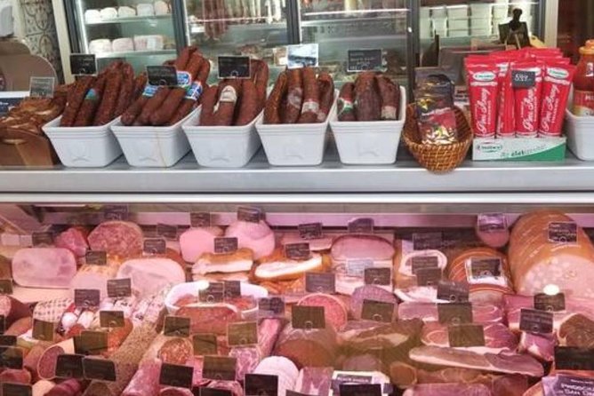 Taste Budapest - Fat Boy Foodies Walk - Who this Budapest foodie walk is best for