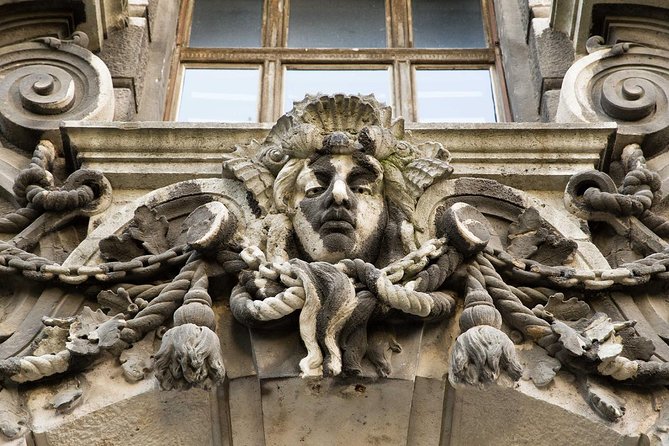 The beginner's guide to Budapest - Budapest Sightseeing Tour - Meeting at the Opera and moving around with included transport