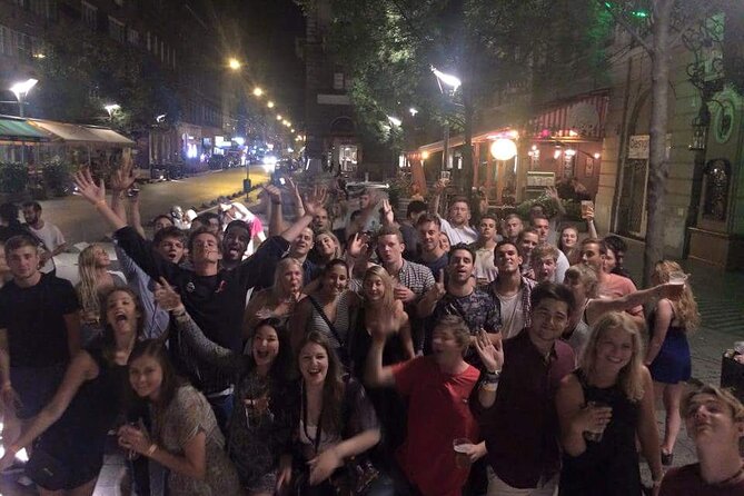 The Original Budapest Pub Crawl – Free Shots, Games & VIP Entry - Group size and safety: what “organized fun” should feel like