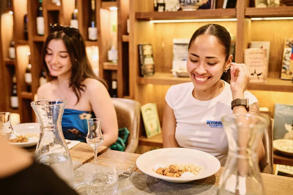 Tipsy Guided Food Tour with Drinks Included in Budapest - Meeting at the Old Synagogue and Getting Oriented Fast