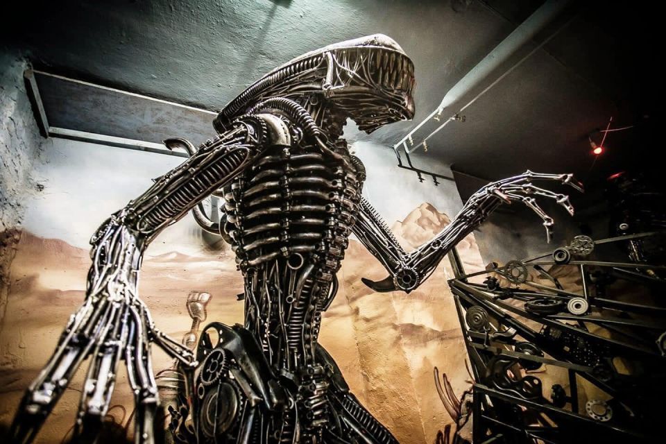 Trash Art Museum: Hungary's First Scrap Metal Exhibition - Finding the Place: Meeting Point and Arrival Tips