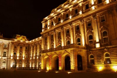 True Crime Walking Tour in the Buda Castle district - Where the Tour Starts and Ends (And Why It Matters)