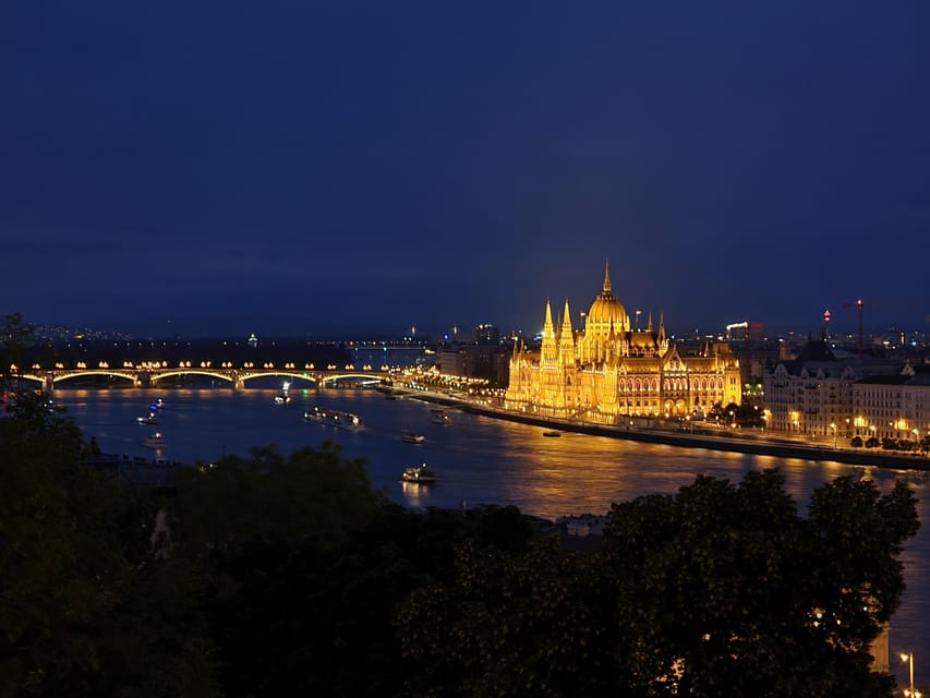 True Crime Walking Tour in the Buda Castle district - The guide performance: what makes it memorable