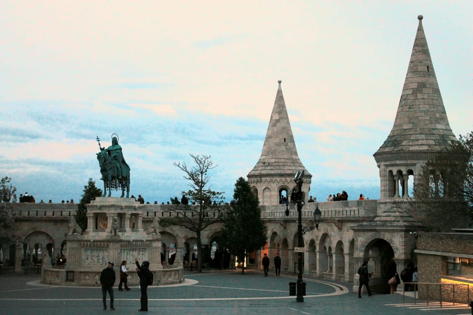 True Crime Walking Tour in the Buda Castle district - If you book: quick planning tips that actually help
