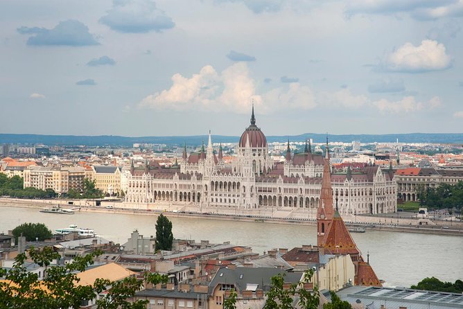 Walk in Buda with Hospital in the Rock Underground Cave Visit - What the Guide Adds (Why the Group Size Really Matters)