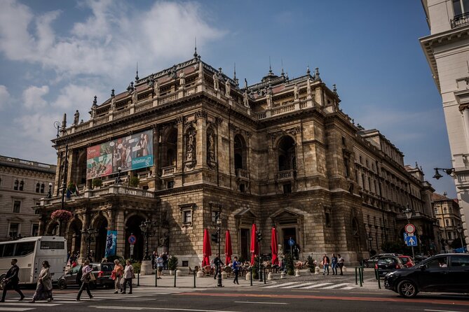Wonders of Budapest, private tour by car! - Heroes’ Square, Gellért Hill, and Vajdahunyad Castle Courtyards